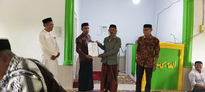 WARGA DUSUN ASSIPETTUNGNGE MENGHIBAHKAN TANAHNYA UNTUK PEMBANGUNAN MASJID
