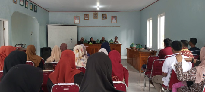 PELATIHAN DESAIN GRAFIS BERBASIS ANDROID "ARPUS BEKERJASAMA DENGAN PEMERINTAH DESA KAMBUNO"